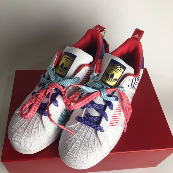 Adidas Superstar J “Chinese New Year” Size 41/2 - Picture 5 of 6